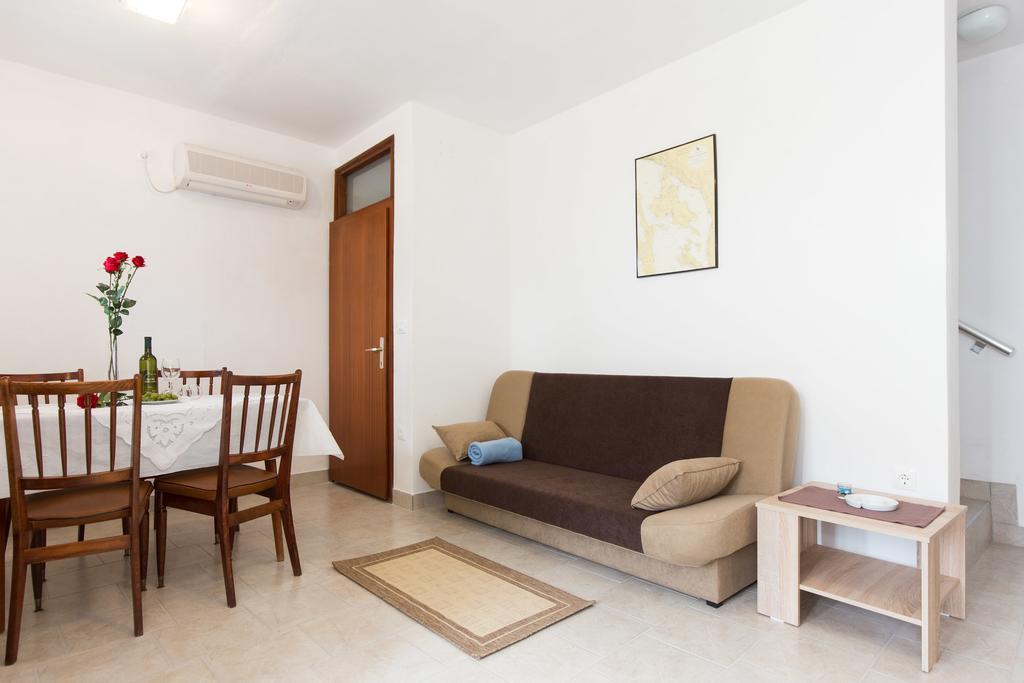 Holiday Home Mery By El-Pi Tours Malinska Luaran gambar