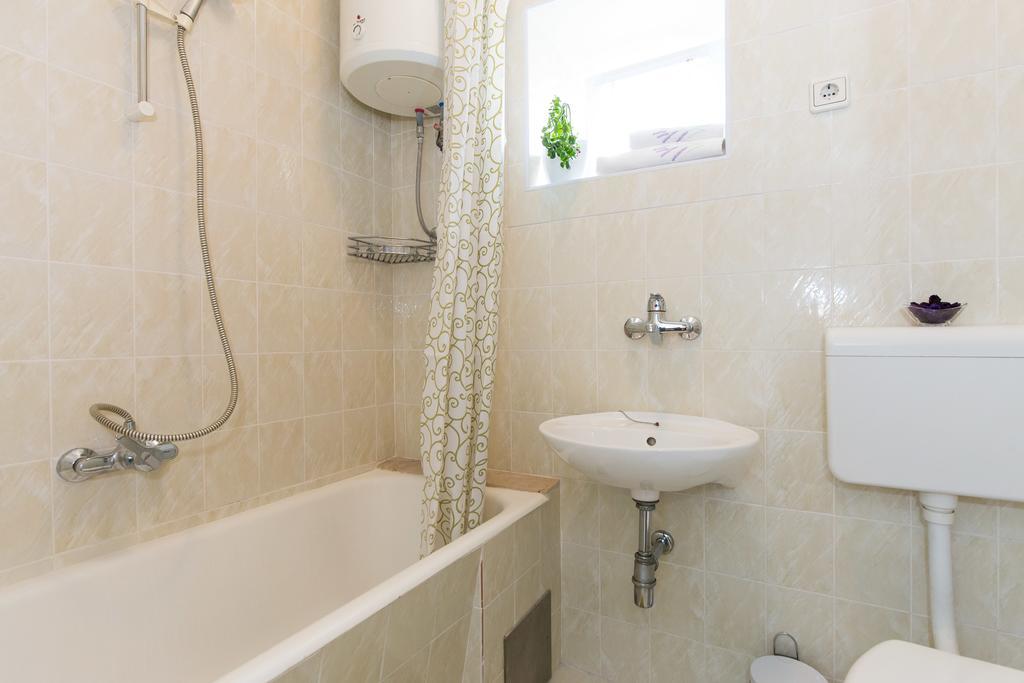 Holiday Home Mery By El-Pi Tours Malinska Luaran gambar