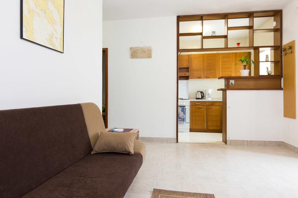 Holiday Home Mery By El-Pi Tours Malinska Luaran gambar
