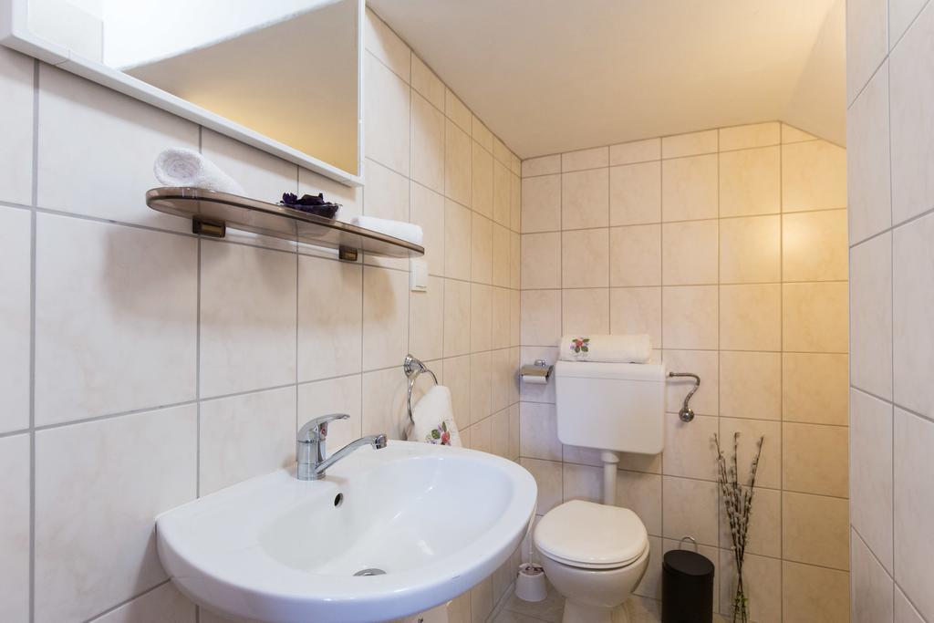 Holiday Home Mery By El-Pi Tours Malinska Luaran gambar